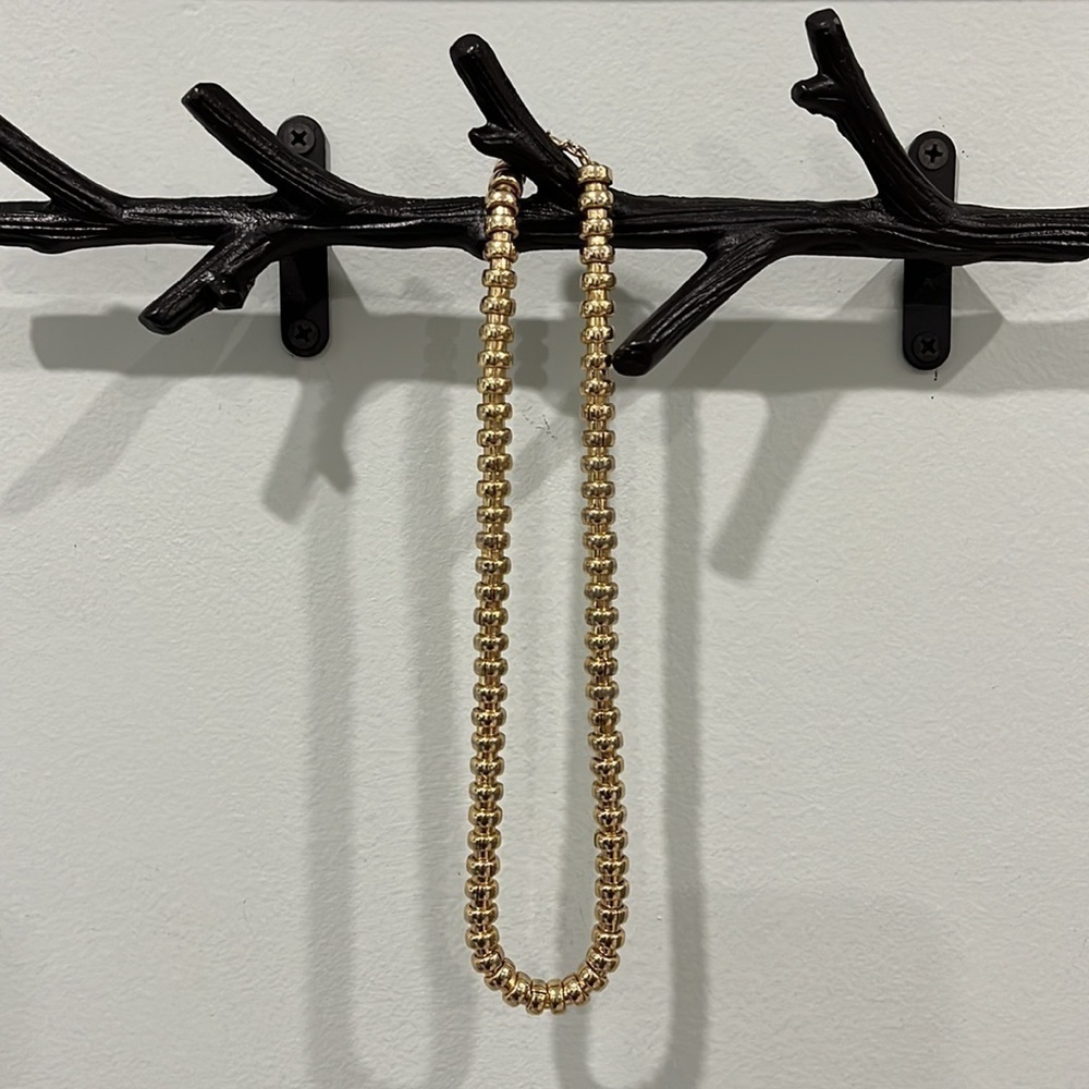 .    18” short gold colored fashion necklace